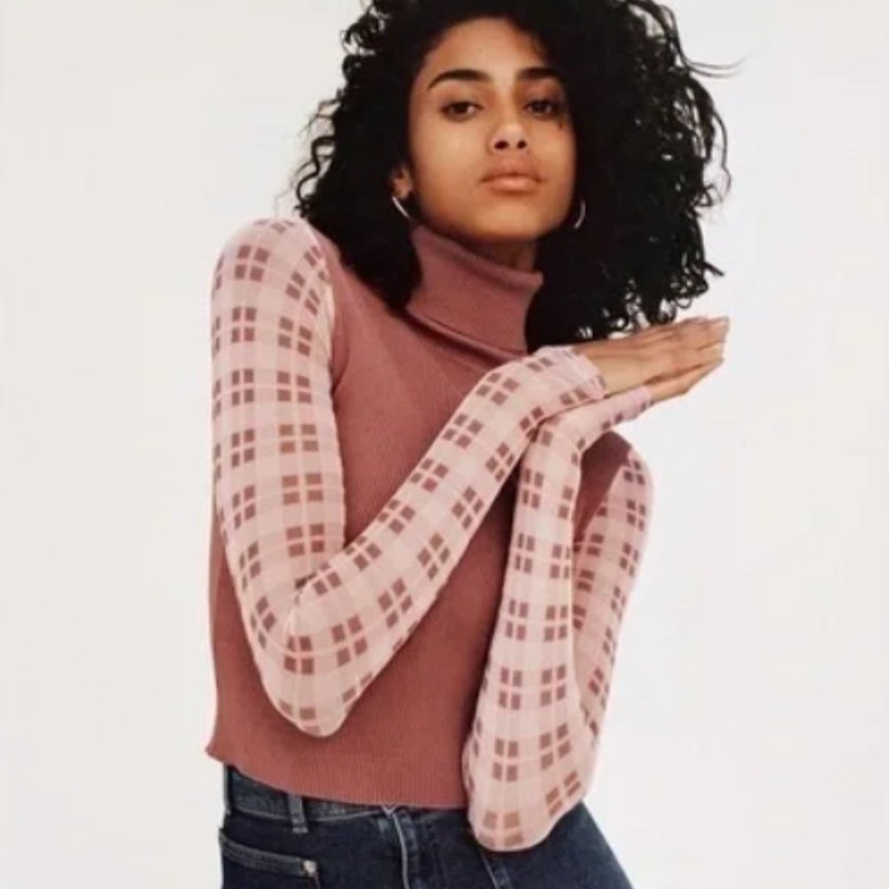 Long Sleeve Plaid Zara Turtleneck - Size Medium